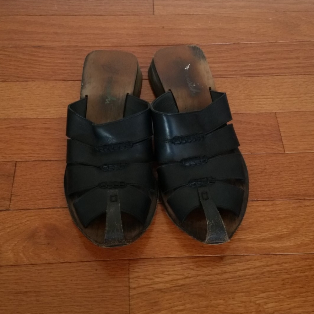 Women's Bruschi black leather mules